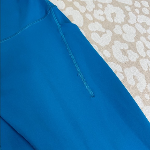 *SOLD ON MY INSTAGRAM* Lululemon Wunder Under High Rise Tight w/ Pockets - Picture 5 of 6